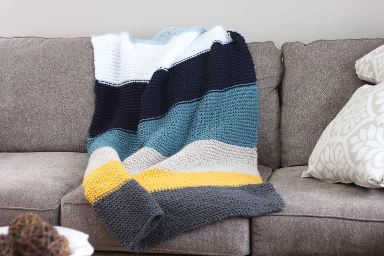 How to Knit a Blanket - Free Step by Step Beginner Knit ...